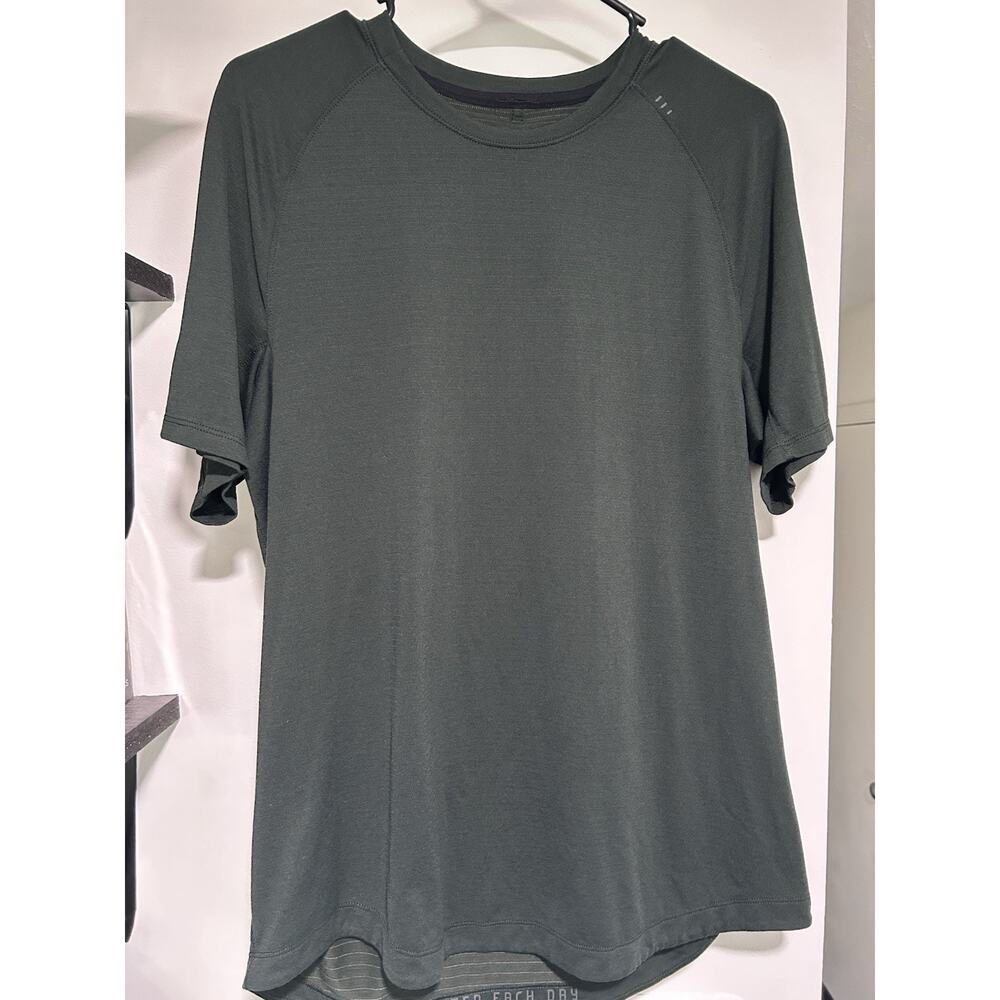 Lululemon Men’s Large Forest Green Butter Soft Fabric. Short Sleeve, Gym, Lift